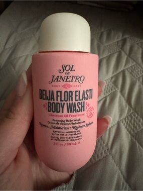 Sol de Janeiro Beija Flor Elasti Body Wash - Pink Bottle